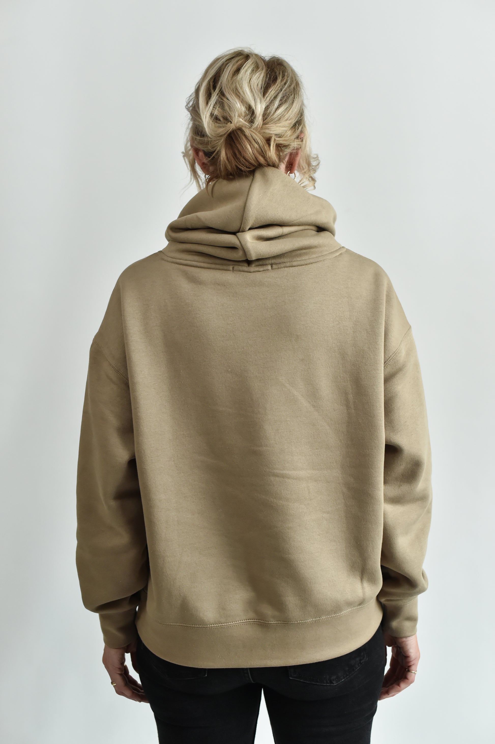 Sand hoodie with jazzy embroidered star